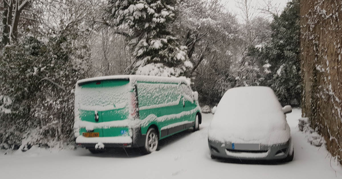 10 Tips on How to Drive Safely in Snow and Ice in the UK